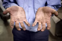 Nghề bẩn... nhưng lương cao