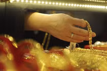 Đừng dại dốc tiền vào vàng!