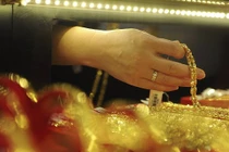 Đừng dại dốc tiền vào vàng!