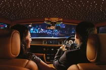 Khám phá Rolls Royce “cấy” gần 500 viên kim cương