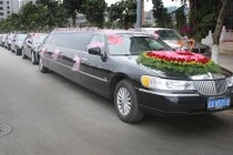 Những dàn xế cưới siêu khủng nhất năm gây "choáng"