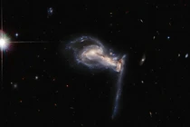 Hiếm có khoảnh khắc 3 thiên hà nuốt nhau, tạo "siêu quái vật"