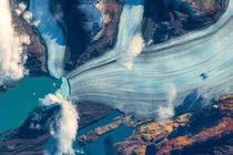 Phi hành gia sốc nặng khi tự mình chụp ảnh Trái Đất bị tổn thương