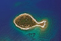  Những hòn đảo có hình dạng độc lạ nhất thế giới, Việt Nam có 2 