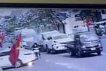 Clip: 4 ô tô gặp nạn liên hoàn vì “xế hộp” mắc lỗi liên tiếp