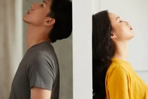 Bạn trai hoãn cưới lần 3, biết lý do, tôi sang nhà anh ở