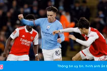 Cầu thủ đắt nhất Man City đánh giá cao Messi hơn Ronaldo