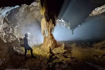 Chiêm ngưỡng hệ thống hang động tuyệt đẹp dài hơn 3km ở Quảng Bình