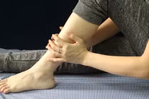 Chuột rút vào ban đêm là dấu hiệu của bệnh gì?