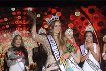 Hoa hậu Hoàn vũ tuổi teen đột tử ở tuổi 19 khi đi nghỉ mát