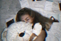 Bé gái 14 tuổi tử vong vì thói quen mang điện thoại vào phòng tắm