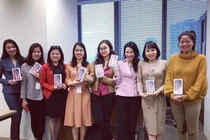 Sự thật nhân viên nữ của VTV được tặng điện thoại gần 30 triệu ngày 8/3