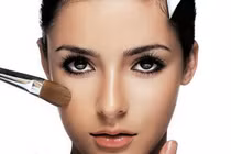 Bác sĩ da liễu hướng dẫn cách trang điểm để không hại da