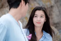 Mất liên lạc với tình cũ, chồng choáng váng khi biết bị vợ gài bẫy