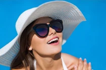 Bí quyết chọn kính râm cho nàng mặt nhỏ thêm xinh