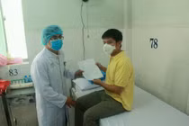 Phác đồ BV Chợ Rẫy điều trị cho 2 người TQ nhiễm virus Corona thế nào?