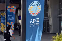 Tấn công khủng bố ở Paris “lấn át” Hội nghị APEC 