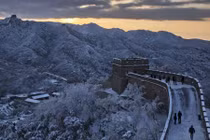 Hình ảnh tuyết phủ trắng xóa Vạn Lý Trường Thành