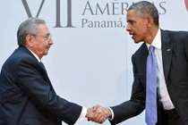 Những cái bắt tay đi vào lịch sử chính trị thế giới