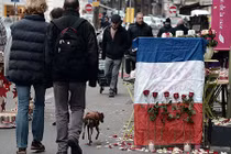 Nước Pháp tưởng nhớ các nạn nhân vụ khủng bố Paris