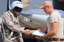 Chùm ảnh phi công Nga trở về căn cứ ở Syria