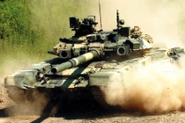 Debkafile: Nga đã chuyển giao xe tăng T-90 cho Syria 