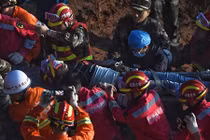 Tìm thấy nạn nhân sống sót trong vụ lở đất ở Trung Quốc