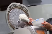 Nồi cơm điện tử nấu ngon hơn nồi thường?