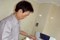 Quá nhiều xà phòng, máy giặt báo lỗi