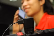 “Thủ phạm” gây giật điện khi sạc điện thoại