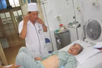 Đau vai hóa ra... hẹp động mạch vành