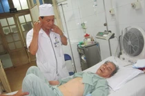 Đau vai hóa ra... hẹp động mạch vành