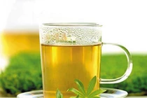 Trà đặc pha mật ong gây hại 