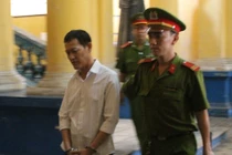 Xót xa bé gái bị chú ruột hiếp dâm 7 năm... sinh con