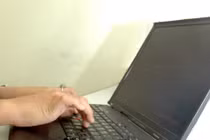 Làm thế nào để tiết kiệm pin laptop