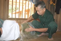 Ông lang rừng chữa xương khớp ở Chiềng Khạc