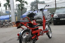 Vì sao phải tránh để xe đạp điện giữa trời nắng?