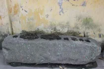 Sự thực gốc tích hòn đá trấn yểm đình Vạn Phúc