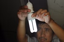 Tốn điện vì dùng sai đèn tiết kiệm điện