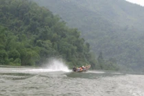 Những “tay đua tử thần” trên dòng sông huyền thoại