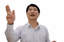 Không thể vỗ vai đuổi việc công chức!