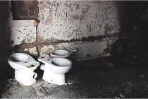 Xót xa khu tập thể “đất vàng” 93 Láng Hạ thành nhà hoang chứa rác