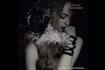 Video: Nghệ sĩ mù tạo ra hàng ngàn bức ảnh quyến rũ biết… chuyển động