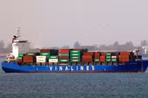 Mới nửa năm Vinalines đã “ôm” lỗ nghìn tỉ