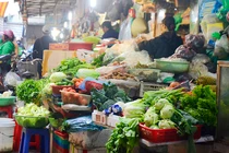 Thị trường sau Tết: Vắng khách, “giá mềm” đến không ngờ