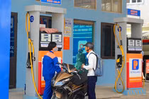 Hình ảnh xăng A95 đắt khách vẫn bị "ép" khai tử