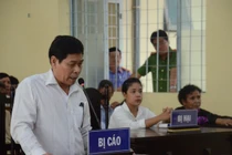 Náo loạn khi tòa tuyên án vụ dâm ô khiến nữ sinh lớp 5 tự tử