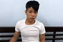 Cất giùm bạn trai món quà nhỏ, hotgirl "sốc ngất" khi biết thứ bên trong