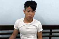 Cất giùm bạn trai món quà nhỏ, hotgirl "sốc ngất" khi biết thứ bên trong