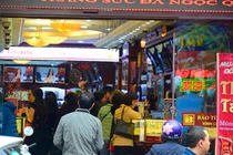 Cửa hàng vàng trước ngày Vía Thần tài: Nơi vắng vẻ, chỗ đông nghẹt